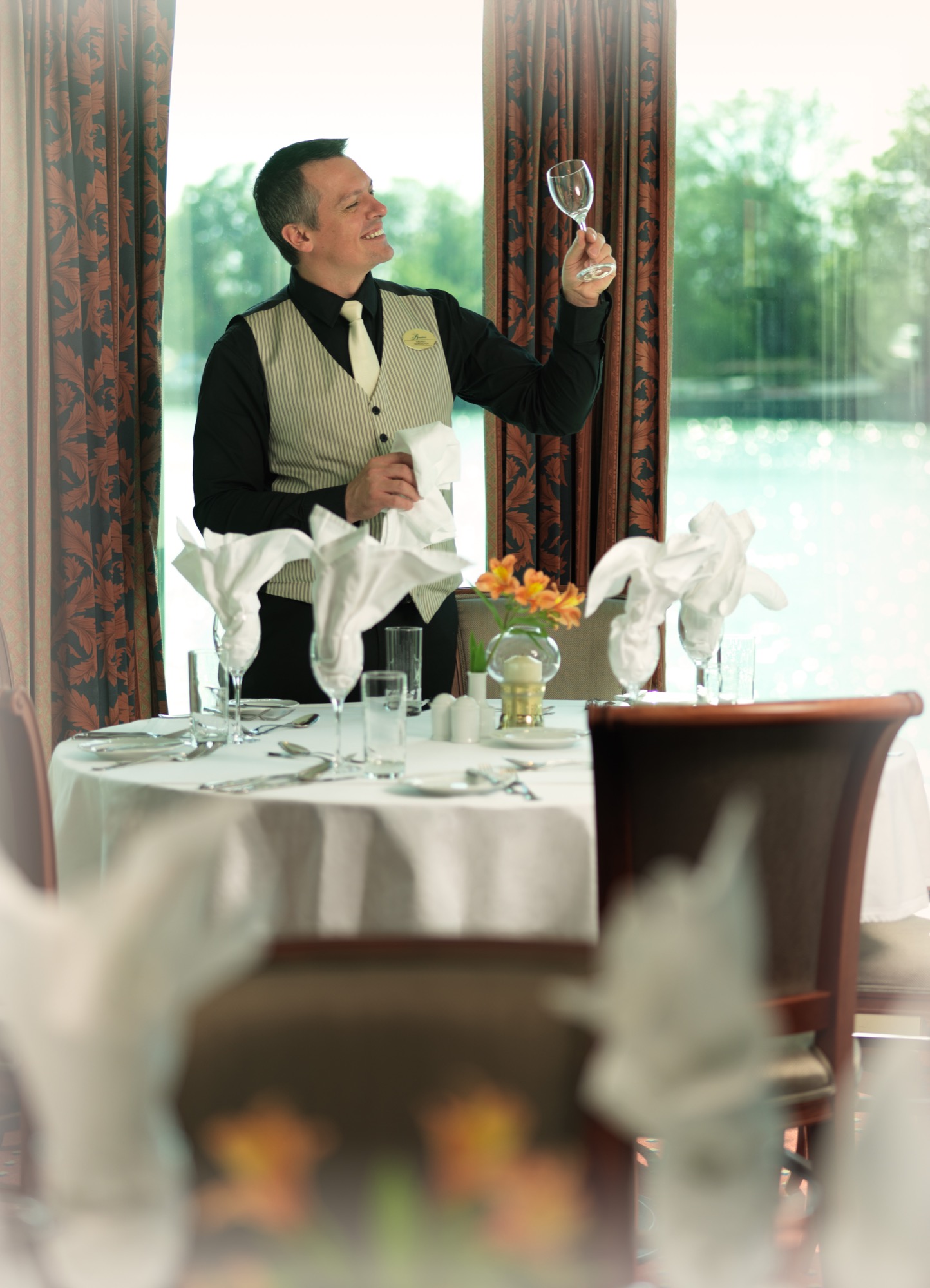 Amadeus Waterways 08 Amadeus Symphony Restaurant 02.jpg